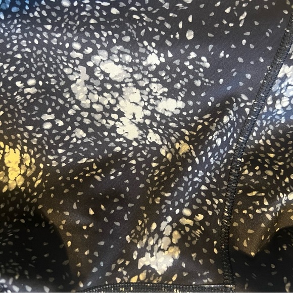 Old navy Extra High-Waisted PowerSoft Leggings size M - Picture 3 of 7